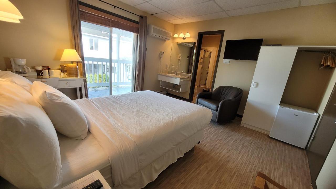 Hotel Aquamer Carleton-sur-Mer Exteriör bild